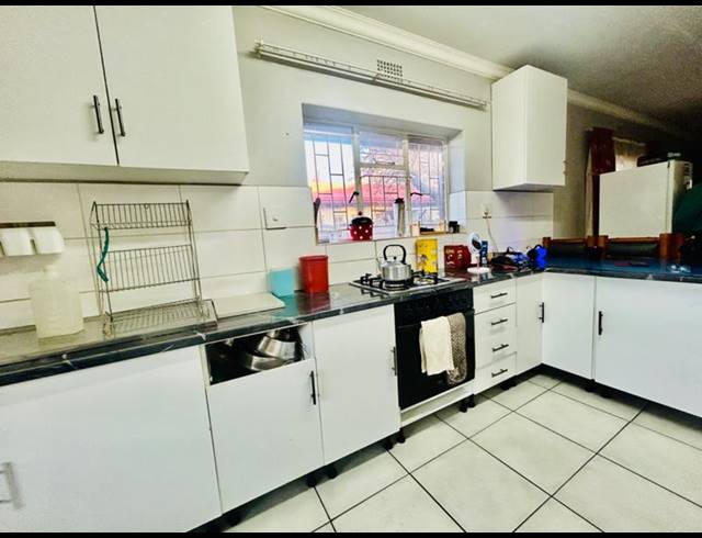 3 BEDROOM HOUSE FOR SALE IN VANDERBIJLPARK SW 1
